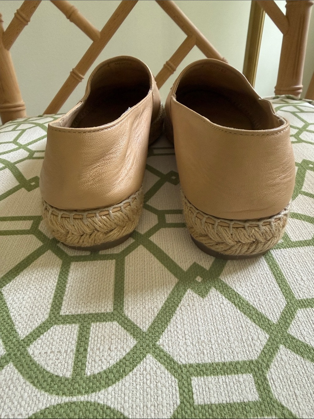 CHANEL Beige and Black Two-Tone Leather Espadrille Flats 39 - Picture 3 of 6